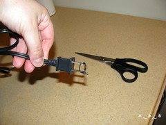 IMG_0058-Crap-stuck-to-electrical-plug