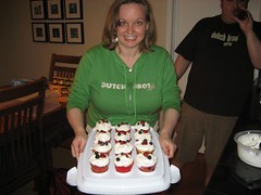 Christine's scrumdiddlyumptious cupcakes. (5/27/07)