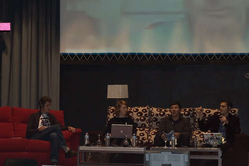 Imagen de los participantes en el panel