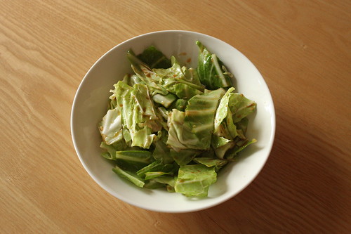 Jojoen cabbage salad