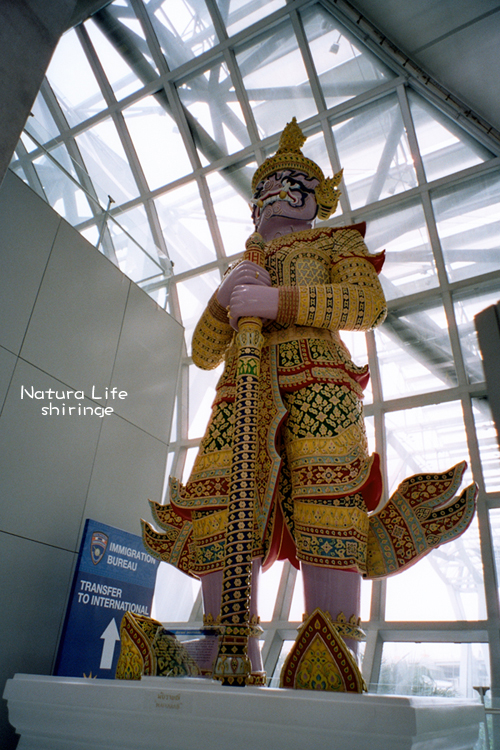 機場的泰國神像
