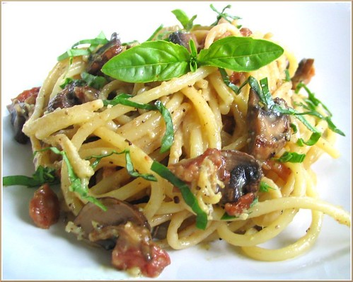 Spaghetti Carbonara with Basil and Mushrooms