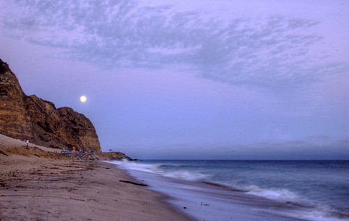 Sycamore beach moonrise
