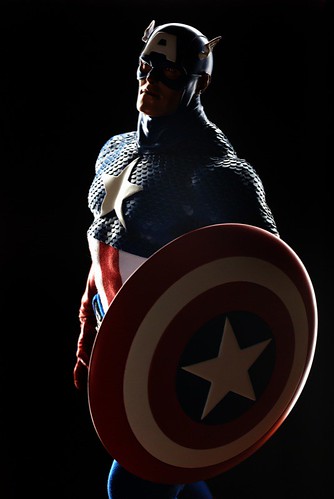 Capitán America con escudo