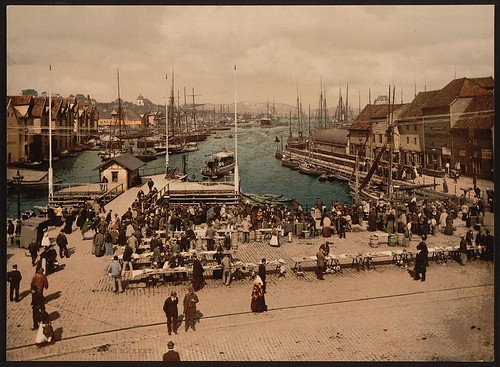 [Fish market, Bergen, Norway] (LOC) by The Library of Congress