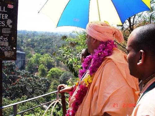 H H Jayapataka Swami in Tirupati 2006 - 0050 por ISKCON desire  tree.