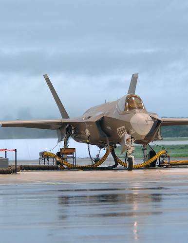 Fighter airplane picture - F-35