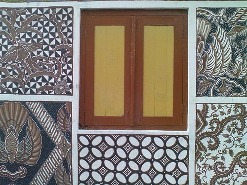 batik motif mural