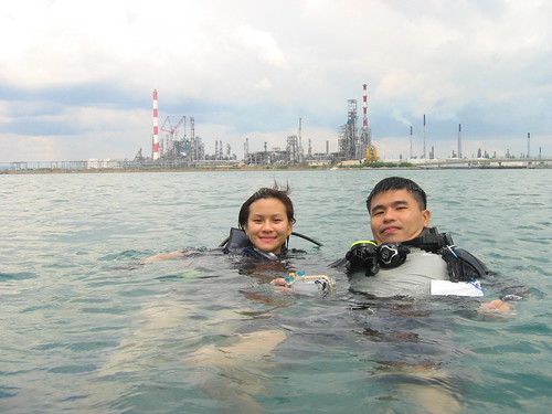 Diver Sherle and volunteer guide Edd Ong