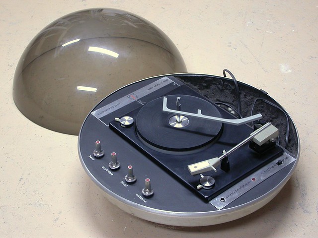 Electrohome Model 860 Apollo stereo phono