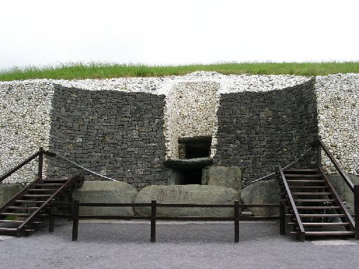 PICT0415 Entrance of Newgrange