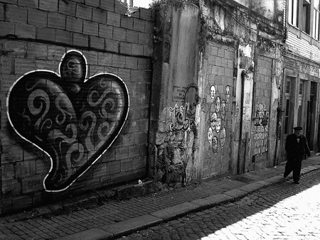 graffiti of heart filled with scrolling-swirls