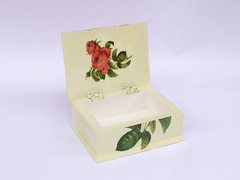 Jewellery box "Letter with Roses" (inside)