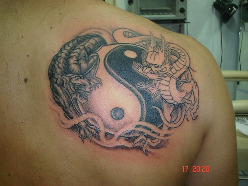 ying and yang tattoos. yin yang (Dejavu Tattoo Studio