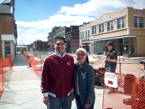 Restoration Group Board President Tino Ochoa and 5th Ward Alderwoman April Ford Griffin at Crown Square (courtesy of ONSL Restoration Group)