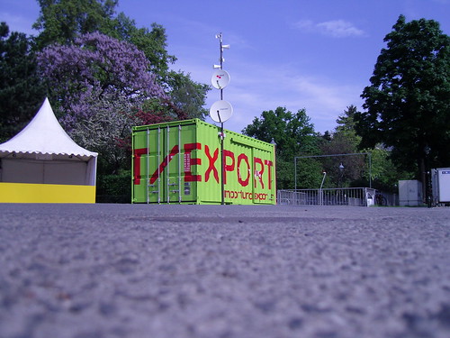 IMPORT/EXPORT am Rathausplatz b