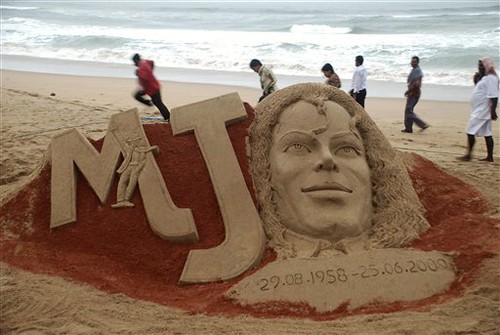 Michael Jackson sand tribute