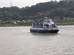 29.航行在淡水河上的觀光船