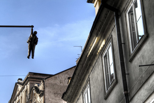 Hanging man. Prague. Hombre colgante