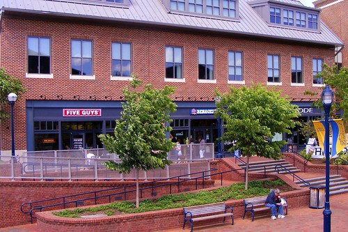 Chain Stores At Carroll Creek
