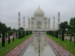 Vista del templo del Taj Mahal en Agra, India