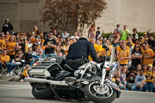 Mizzou Homecoming 2010   Officer down