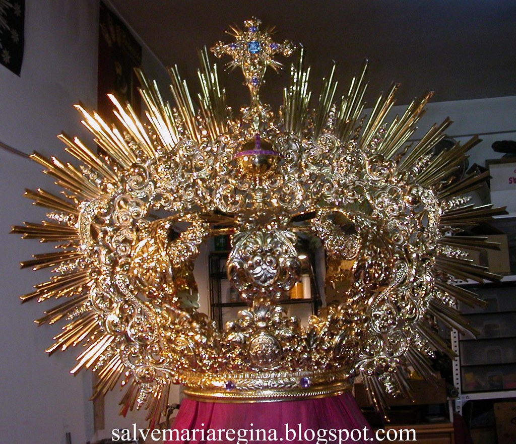 Corona de Nuestra Señora de la Victoria.