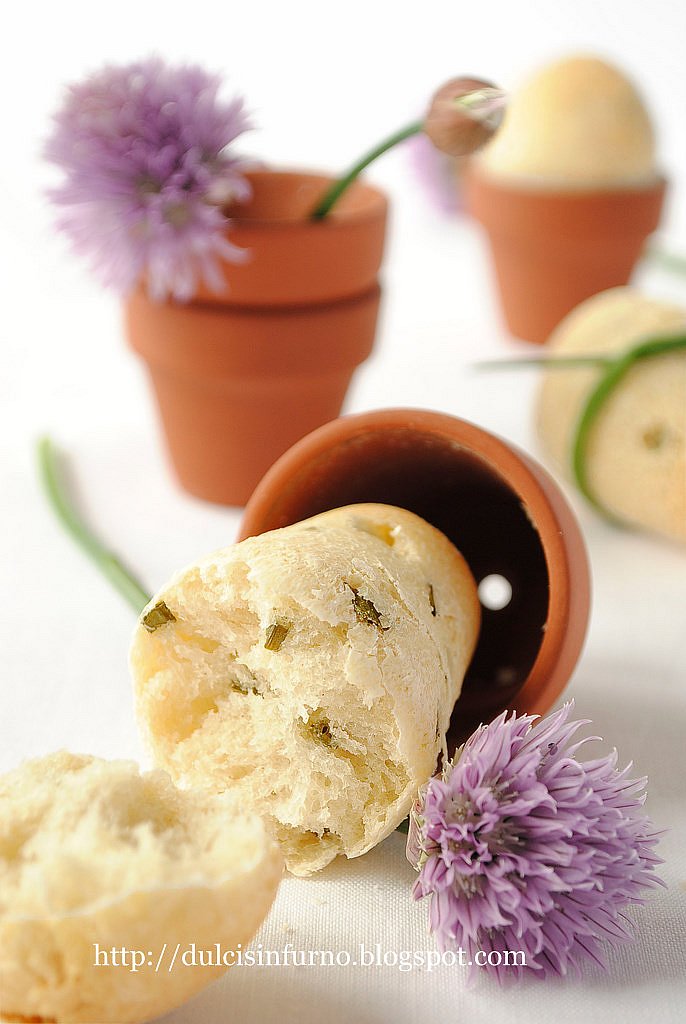 Panini all'Erba Cipollina nei Vasetti di Terracotta-Flower Pot Chive Bread