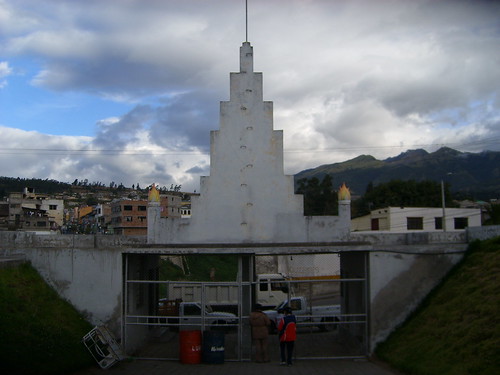 exiting estadio municipal - otavalo, ecuador