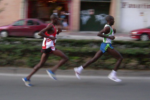 Keniatas corriendo la Media Maratón 2007 de Logroño
