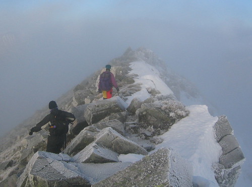 On the summit ridge of Binnein Mor (5290)