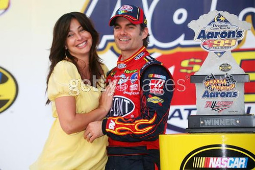 jeff gordon wife ingrid. Jeff Gordon and wife Ingrid. aren#39;t they cute?? I don#39;t like him, but I think they#39;re a cute couple.