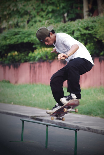 boy, skateboarding playing street Philippines Buhay Pinoy  Ngayon Filipino Pilipino  people pictures photos life Philippinen sports     