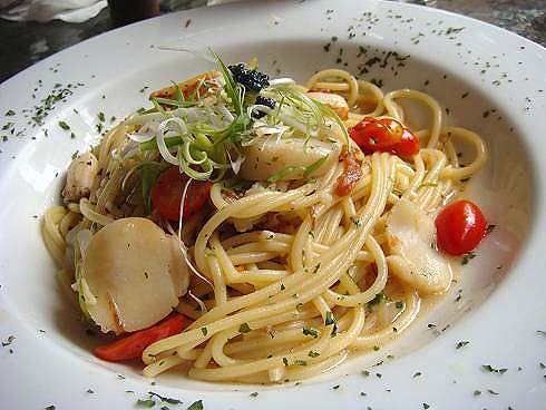 Spaghettei with scallop and crab 2