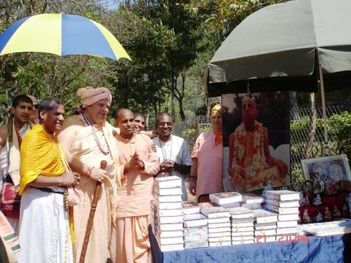 H H Jayapataka Swami in Tirupati 2006 - 0044 por ISKCON desire  tree.