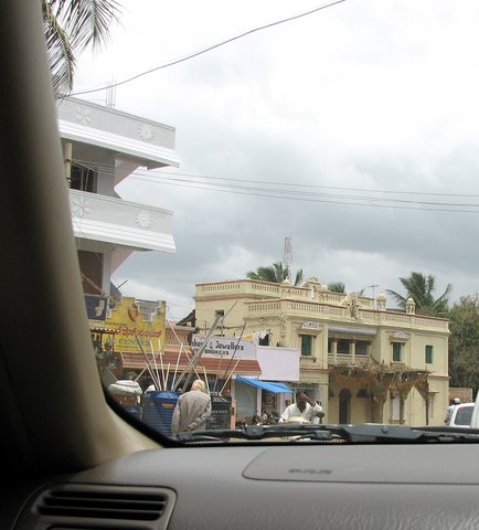 Road to Mysore  old building on Kanakapura Road150707