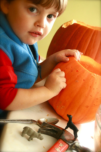 Kestan carving pumpkin 2