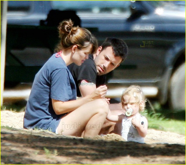 Ben Affleck and Jennifer Garner look unusually glum-looking during a serious sit-down conversation on the beach in Hawaii on Sunday.4 by HOLLYWOOD KIDS