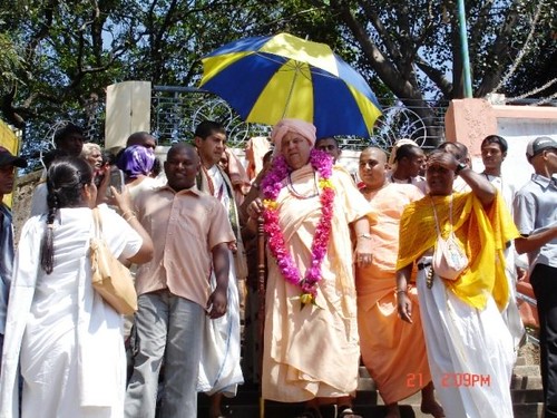H H Jayapataka Swami in Tirupati 2006 - 0049 por ISKCON desire  tree.