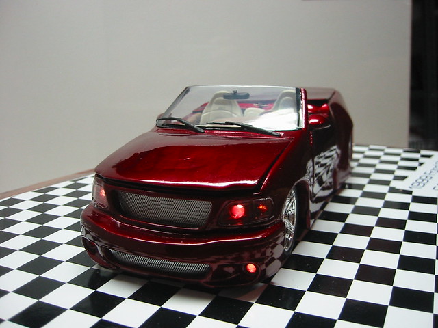 ford scale top flames convertible pickup f150 motors lightning tamiya gears svt 125 revell retractible