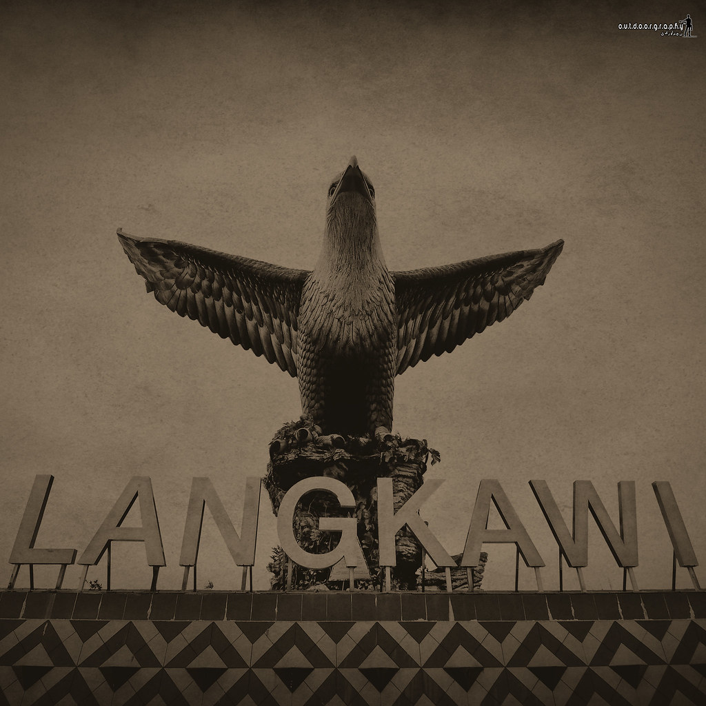 The Eagle | Dataran Lang | Langkawi (by Sir Mart Outdoorgraphy™)