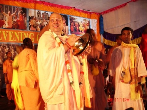 H H Jayapataka Swami in Tirupati 2006 - 0072 por ISKCON desire  tree.