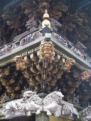 Nikko: lavish roof decorations