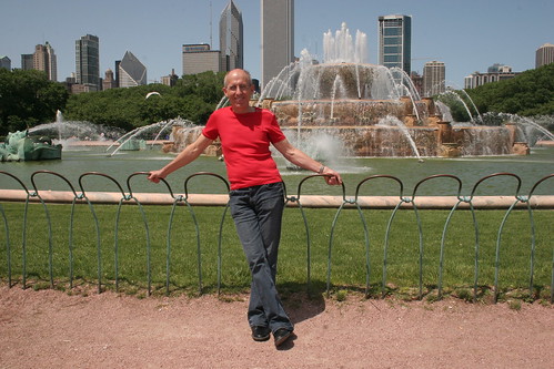 Michael at the Buckingham Fountain.JPG