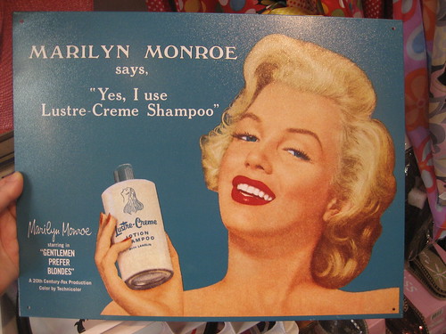 Marilyn Monroe endorsing Shampoo