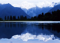 New Zealand Lake Reflection by swisscan