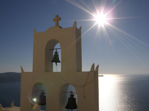フリー画像|人工風景|建造物/建築物|教会/聖堂|太陽光線|鐘|サントリーニ島|ギリシア風景|フリー素材|