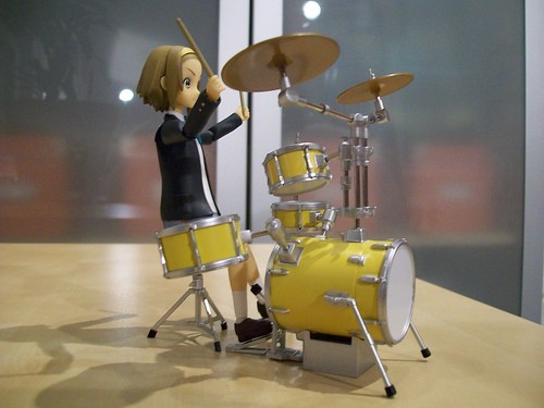 Ritsu and her drum set