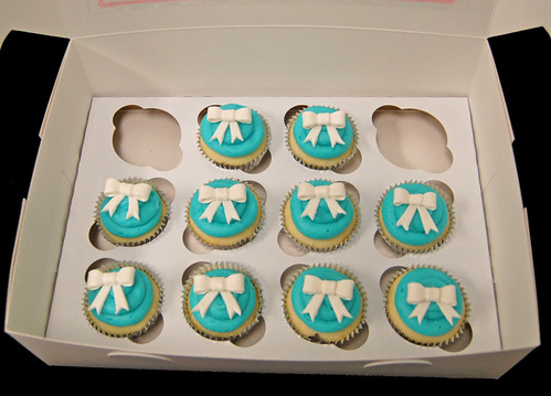 Tiffany blue cucpakes with white bows