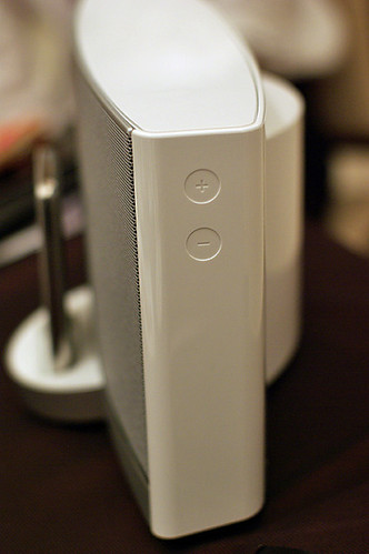 SoundDock Portable White Volume Control